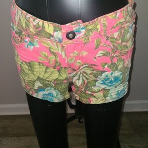 Neon Pink Floral No Boundaries Size 9